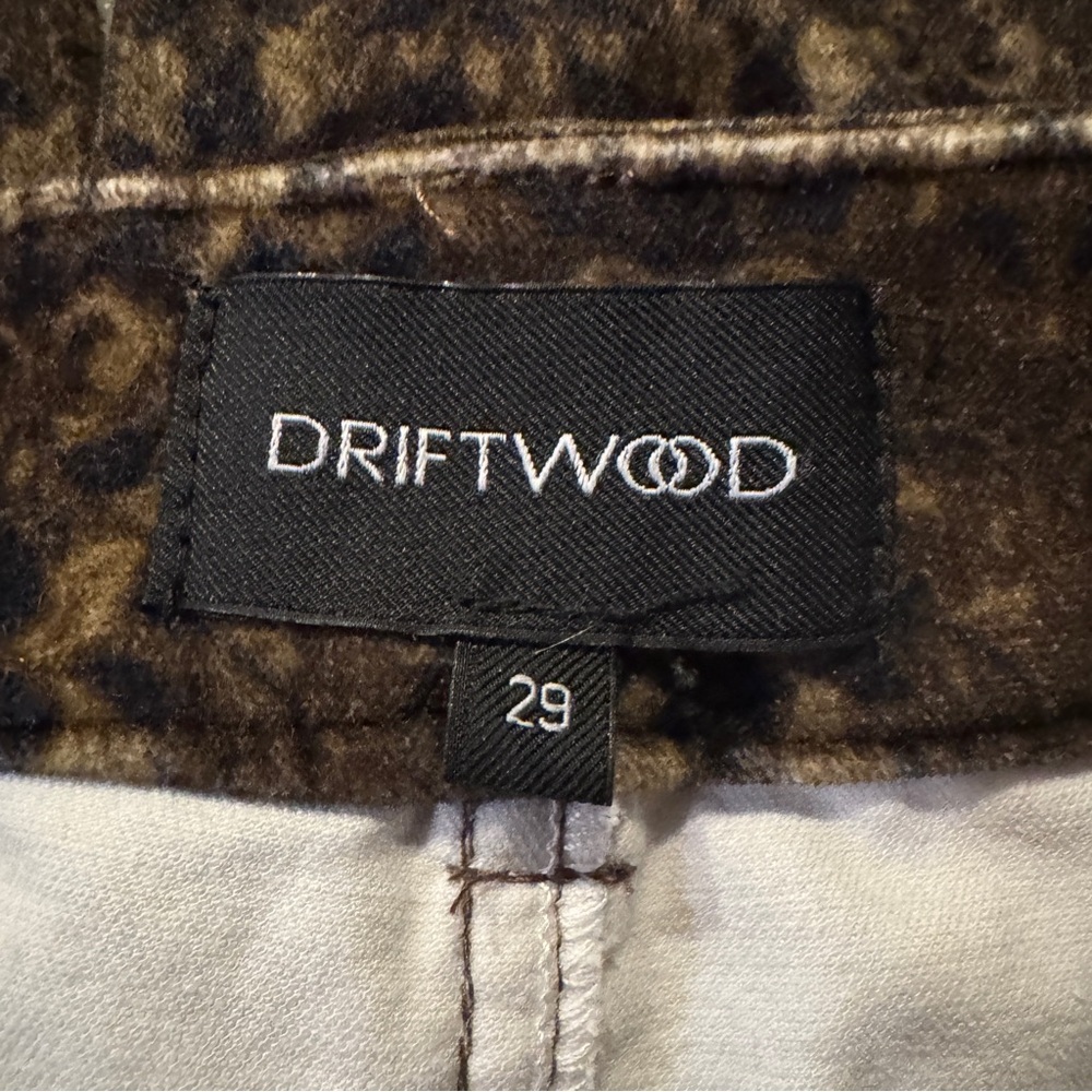 Driftwood Jeans - Picture 7 of 8